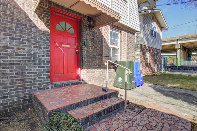 30 Poinsett Street, Charleston, SC 29403