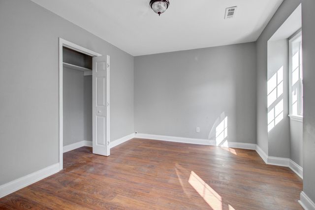 30 Poinsett Street, Charleston, SC 29403