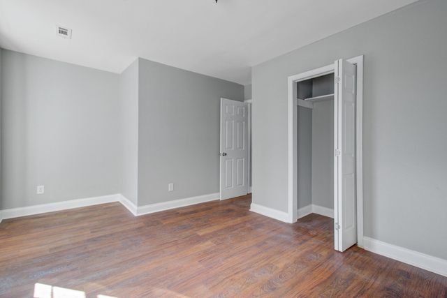 30 Poinsett Street, Charleston, SC 29403