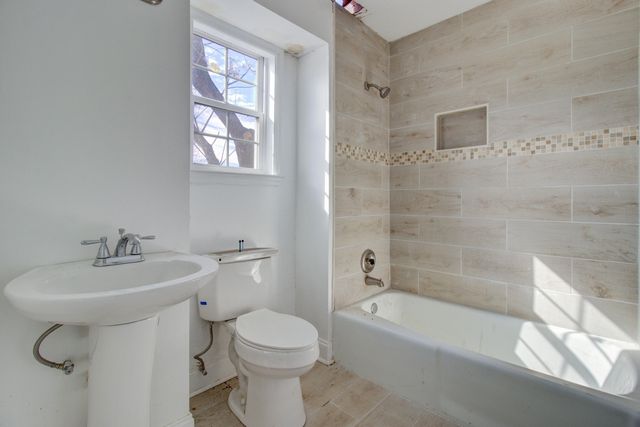 30 Poinsett Street, Charleston, SC 29403