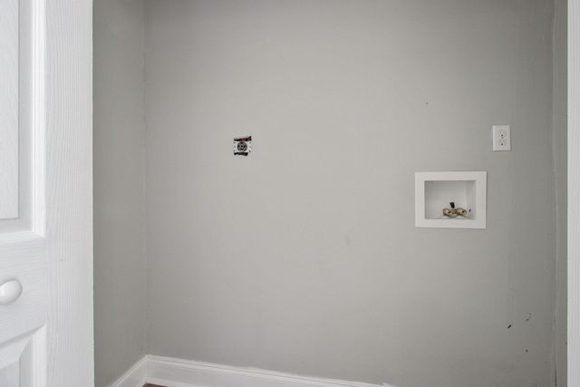 30 Poinsett Street, Charleston, SC 29403