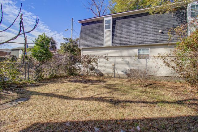 30 Poinsett Street, Charleston, SC 29403