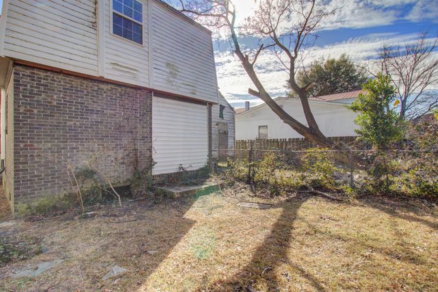 30 Poinsett Street, Charleston, SC 29403