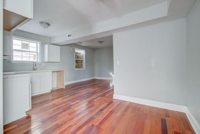 30 Poinsett Street, Charleston, SC 29403