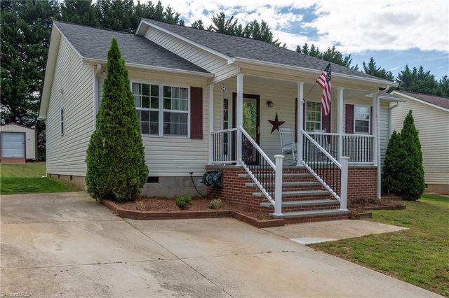 217 Williamsgate Court, Winston-salem, NC 27107