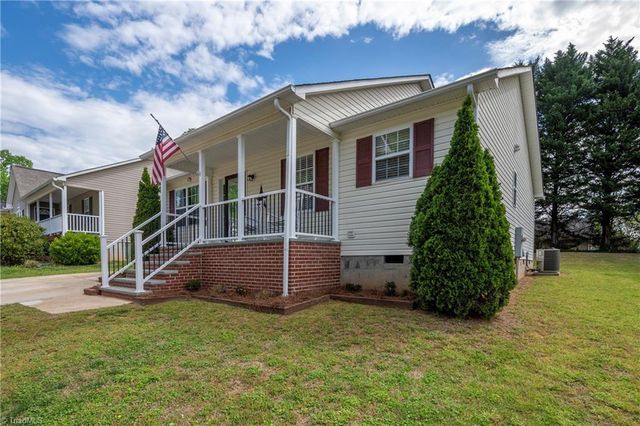 217 Williamsgate Court, Winston-salem, NC 27107