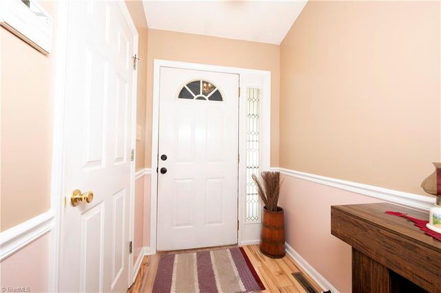 217 Williamsgate Court, Winston-salem, NC 27107