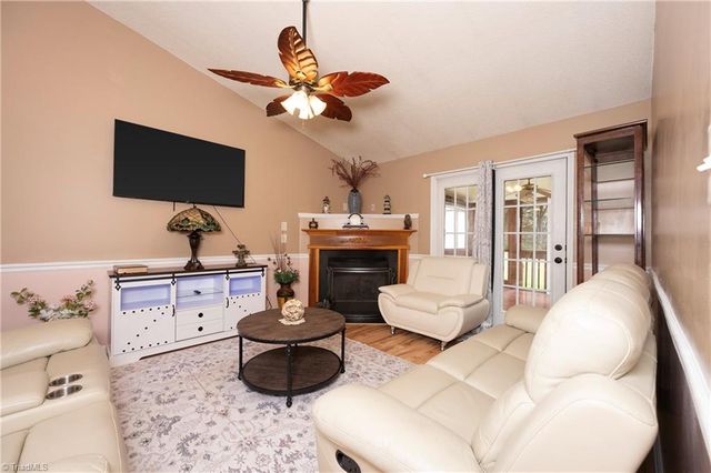 217 Williamsgate Court, Winston-salem, NC 27107