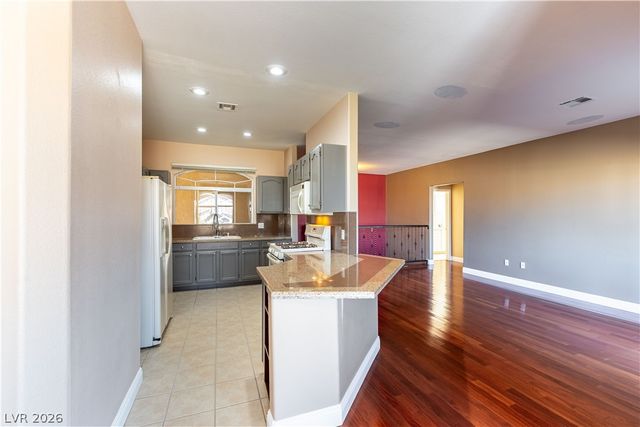 1605 Crimson Hills Drive 203, Las Vegas, NV 89128