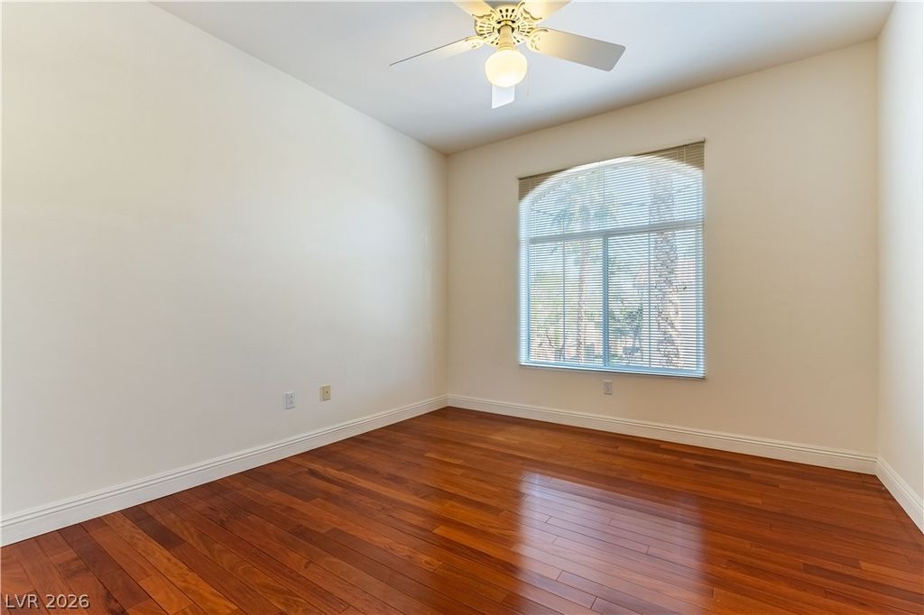 Image 13 of property listing at 1605 Crimson Hills Drive 203, Las Vegas, NV 89128