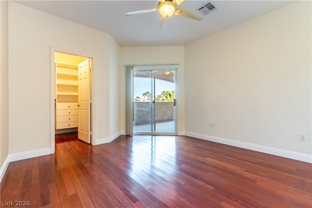 Image 20 of property listing at 1605 Crimson Hills Drive 203, Las Vegas, NV 89128