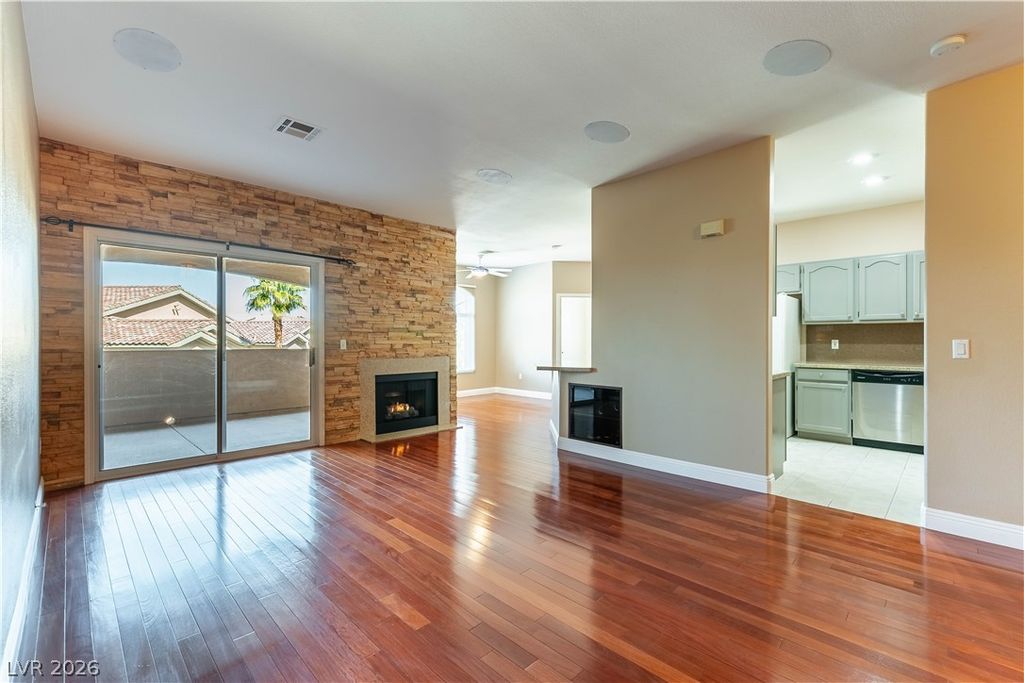 Image 4 of property listing at 1605 Crimson Hills Drive 203, Las Vegas, NV 89128