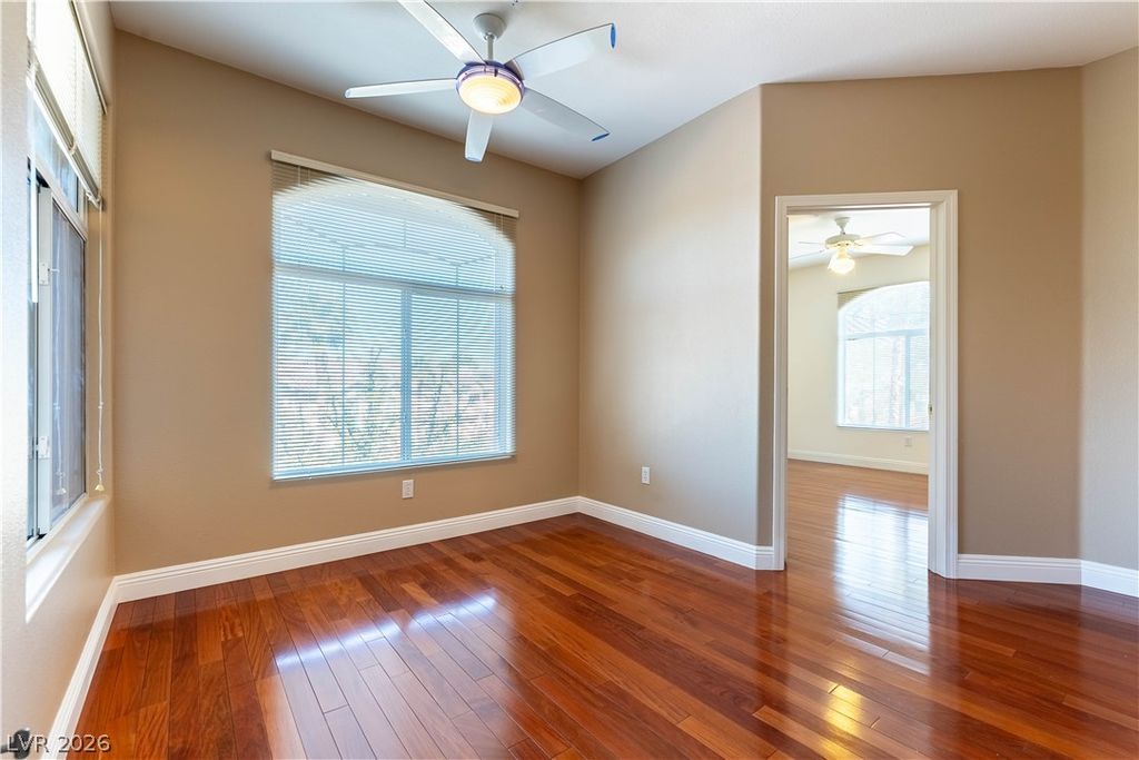 Image 7 of property listing at 1605 Crimson Hills Drive 203, Las Vegas, NV 89128