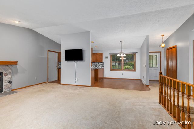 2223 Maguire Avenue NE, Grand Rapids, MI 49525