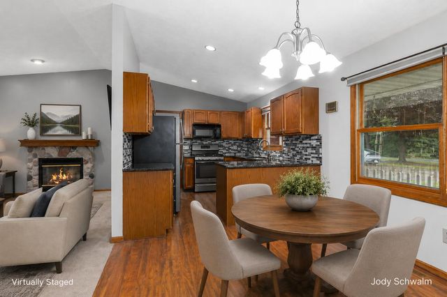 2223 Maguire Avenue NE, Grand Rapids, MI 49525