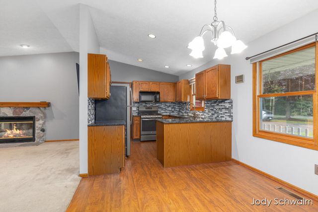 2223 Maguire Avenue NE, Grand Rapids, MI 49525
