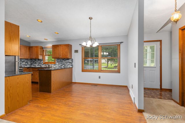 2223 Maguire Avenue NE, Grand Rapids, MI 49525