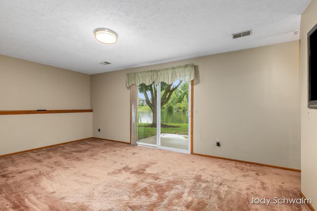 2223 Maguire Avenue NE, Grand Rapids, MI 49525