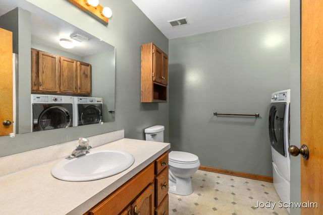 2223 Maguire Avenue NE, Grand Rapids, MI 49525