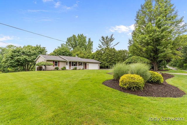 2223 Maguire Avenue NE, Grand Rapids, MI 49525