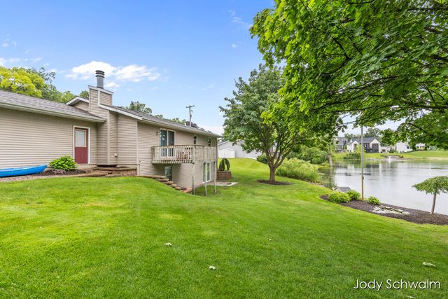 2223 Maguire Avenue NE, Grand Rapids, MI 49525