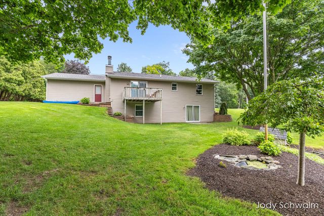 2223 Maguire Avenue NE, Grand Rapids, MI 49525