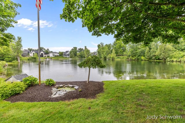 2223 Maguire Avenue NE, Grand Rapids, MI 49525