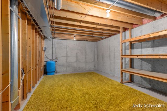 2223 Maguire Avenue NE, Grand Rapids, MI 49525