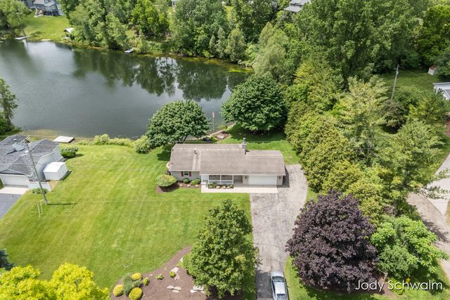 2223 Maguire Avenue NE, Grand Rapids, MI 49525