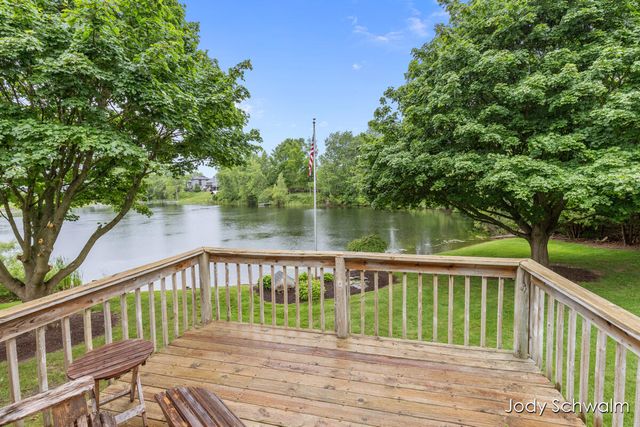 2223 Maguire Avenue NE, Grand Rapids, MI 49525