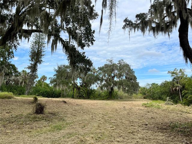 6715 16TH AVENUE E, Palmetto, FL 34221