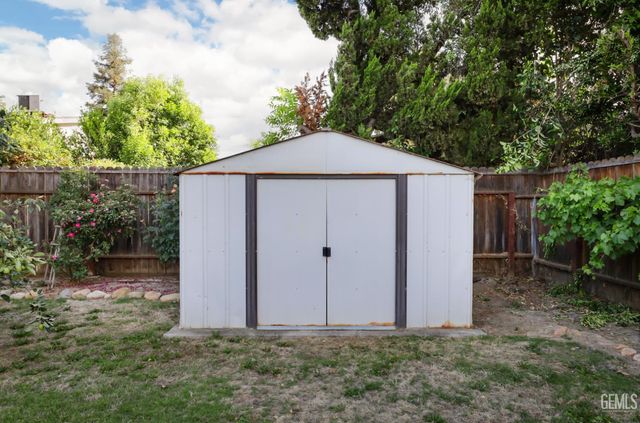 6309 Sundale Avenue, Bakersfield, CA 93309