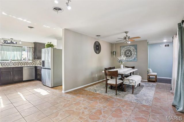 117 Old Oaks Drive, Ballwin, MO 63011