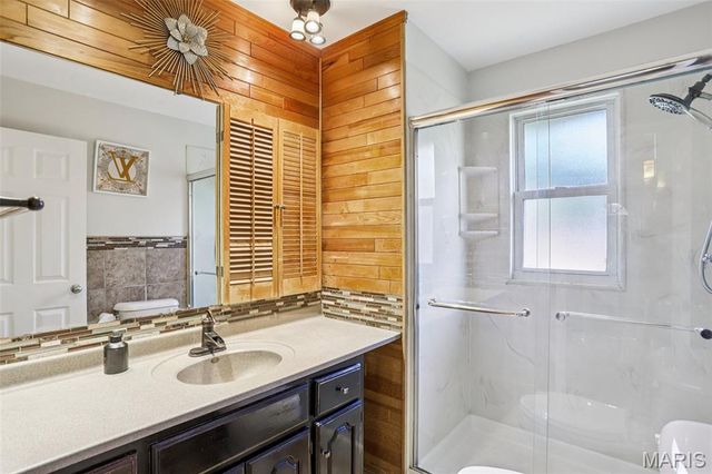 117 Old Oaks Drive, Ballwin, MO 63011