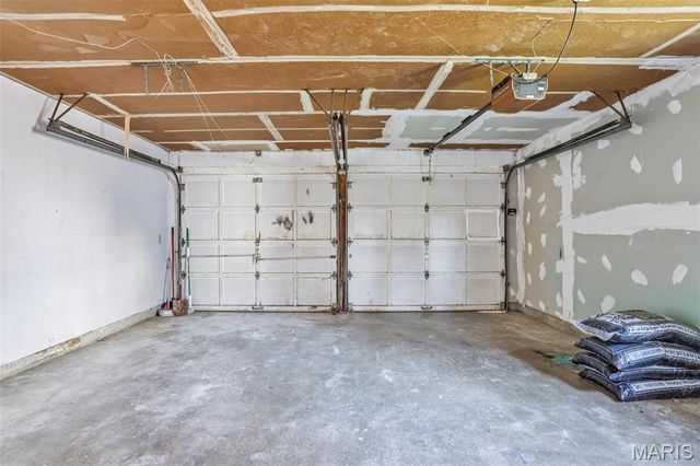 117 Old Oaks Drive, Ballwin, MO 63011