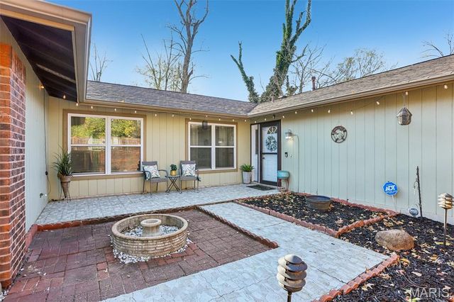 117 Old Oaks Drive, Ballwin, MO 63011