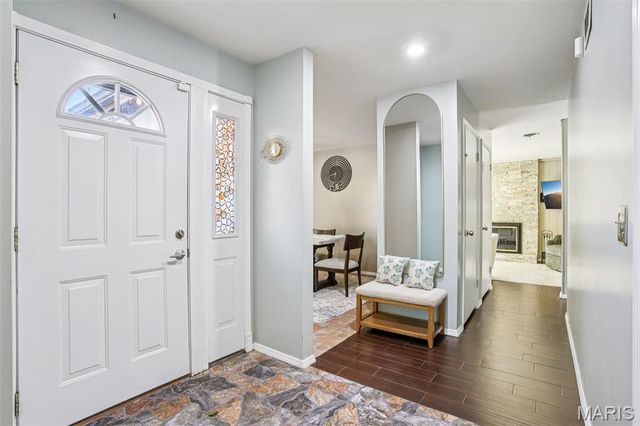 117 Old Oaks Drive, Ballwin, MO 63011