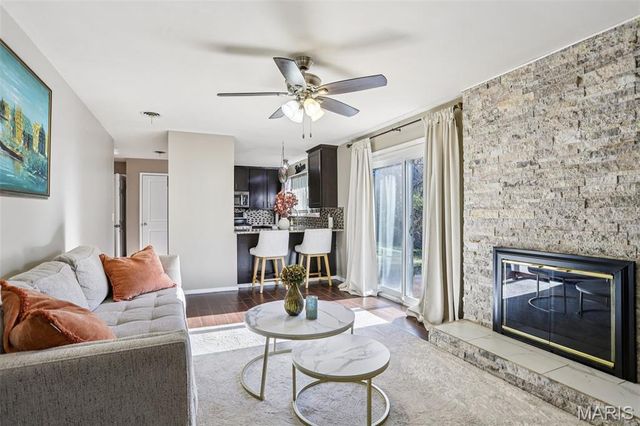 117 Old Oaks Drive, Ballwin, MO 63011