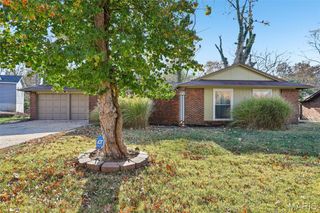 117 Old Oaks Drive, Ballwin, MO 63011