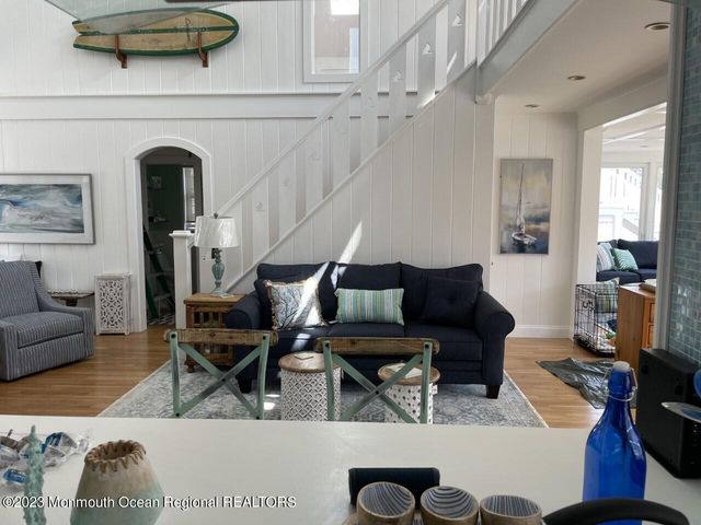 17 1st Avenue, Seaside Park, NJ 08752