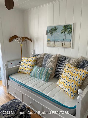 17 1st Avenue, Seaside Park, NJ 08752