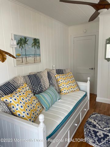 17 1st Avenue, Seaside Park, NJ 08752