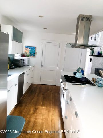 17 1st Avenue, Seaside Park, NJ 08752