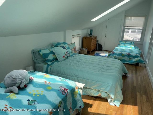 17 1st Avenue, Seaside Park, NJ 08752