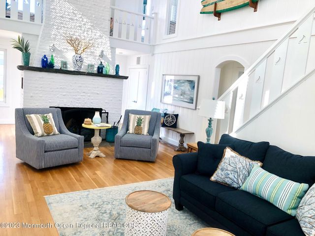 17 1st Avenue, Seaside Park, NJ 08752