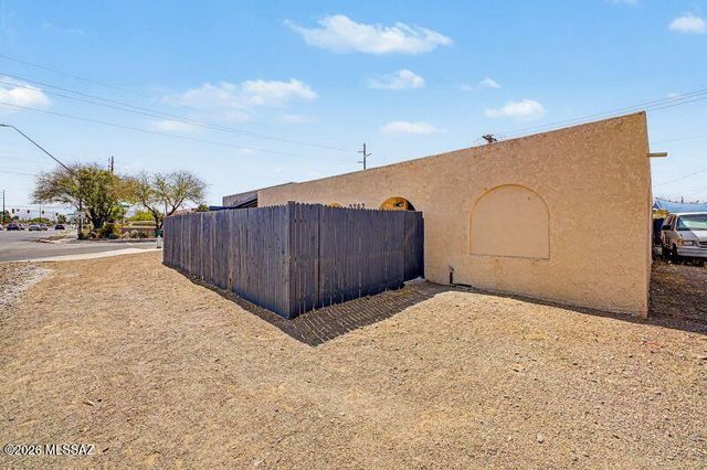 3762 E 22nd Street B, Tucson, AZ 85713