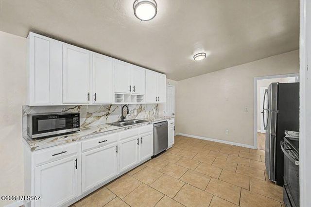 3762 E 22nd Street B, Tucson, AZ 85713