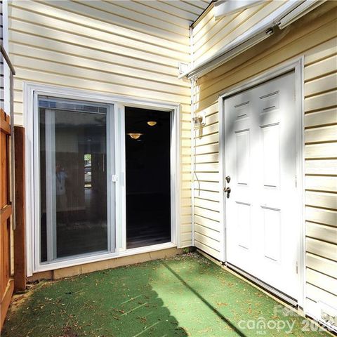 5744 Prescott Court, Charlotte, NC 28269