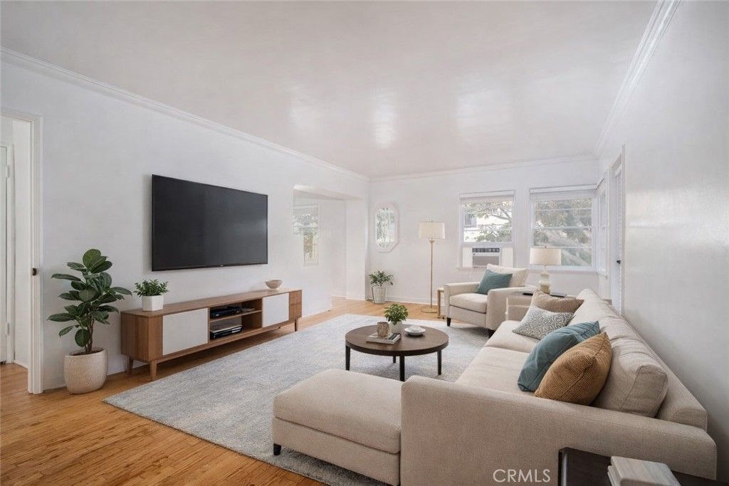 265 N Swall Drive, Beverly Hills, CA 90211