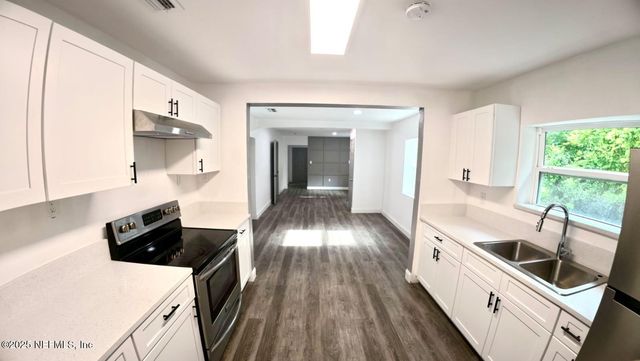 402 HARRIS Street, Palatka, FL 32177